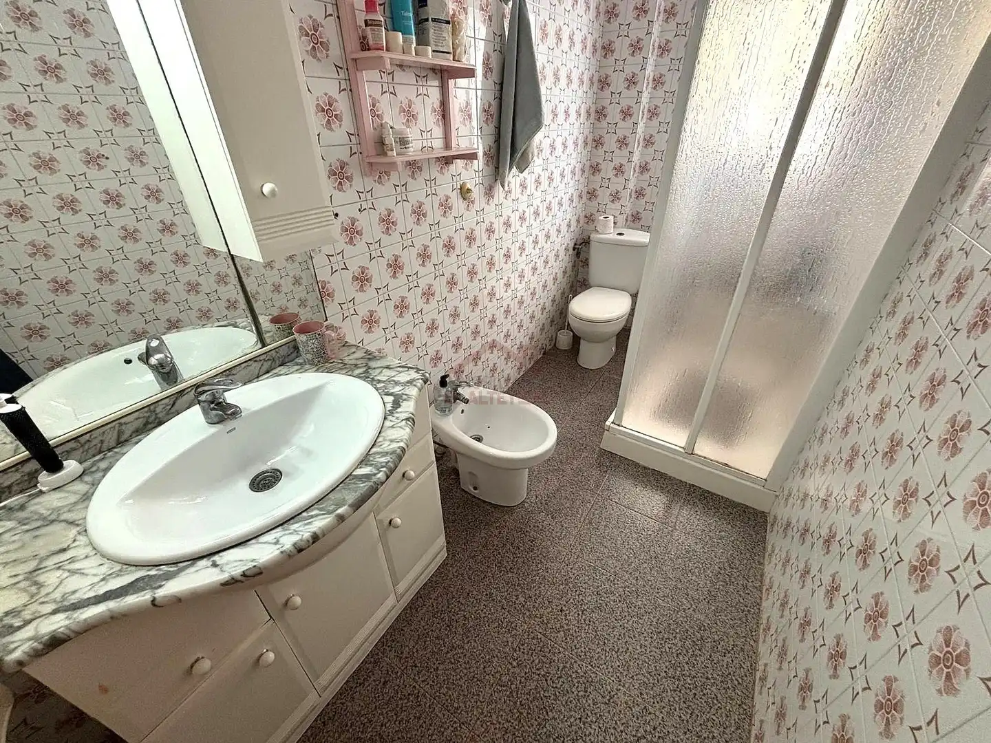 Bathroom of Flat for sale in Elche / Elx  with Furnished, Oven and Balcony