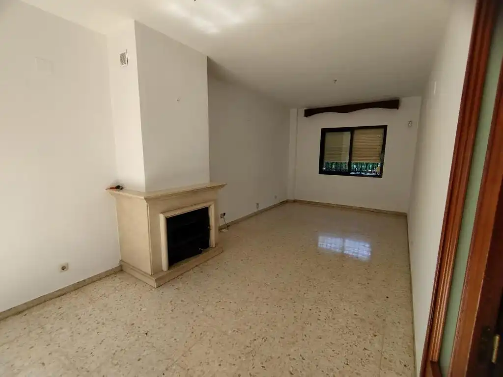 Sala de estar de Casa o chalet en venta en Sevilla con Aire acondicionado y Balcón