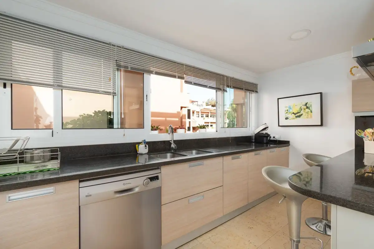 Flat with lift for sale in Nueva Andalucía, imagen 8