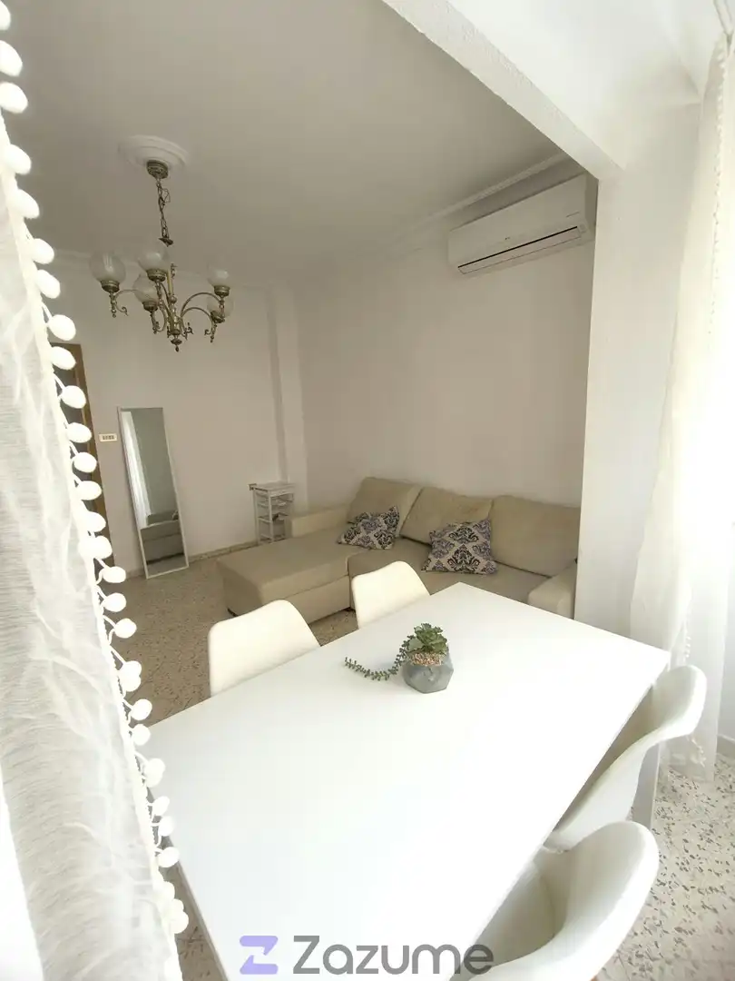 Sala de estar de Casa adosada de alquiler en Sevilla con Aire acondicionado, Terraza y Amueblado