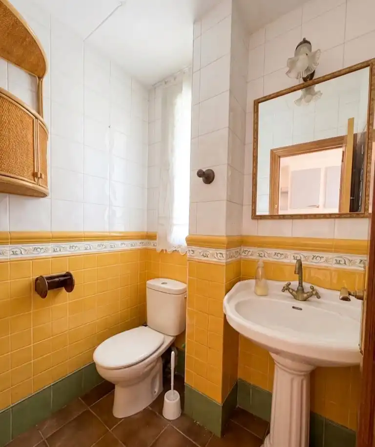 Baño de Casa adosada en venta en La Palma de Cervelló con Aire acondicionado, Calefacción y Terraza
