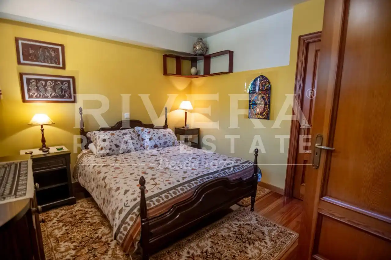 Habitación de Casa o chalet en venta en Vigo  con Calefacción, Jardín privado y Terraza