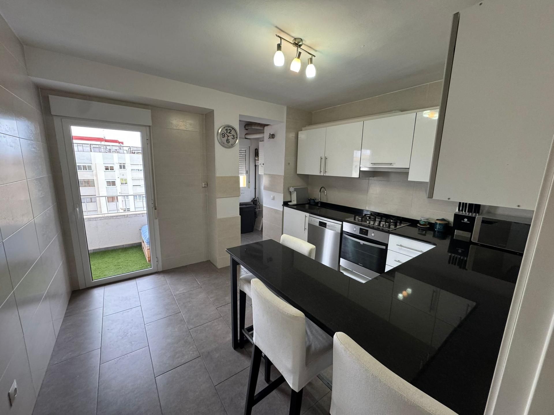 Kitchen of Flat to rent in Reus