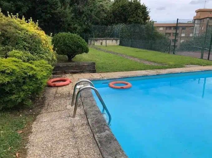Piscina de Pis en venda en Castro-Urdiales amb Calefacció, Terrassa i Piscina comunitària