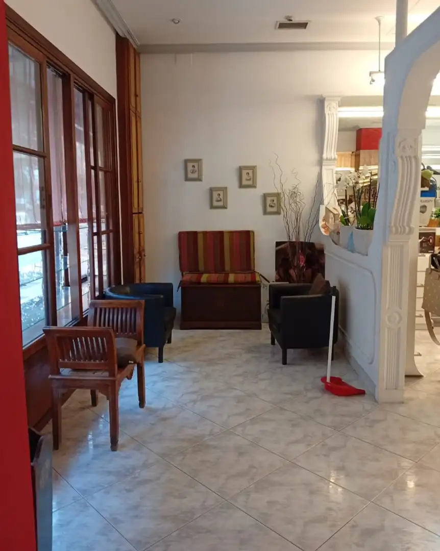 Sala d'estar de Local en venda en Gijón  amb Calefacció i Moblat