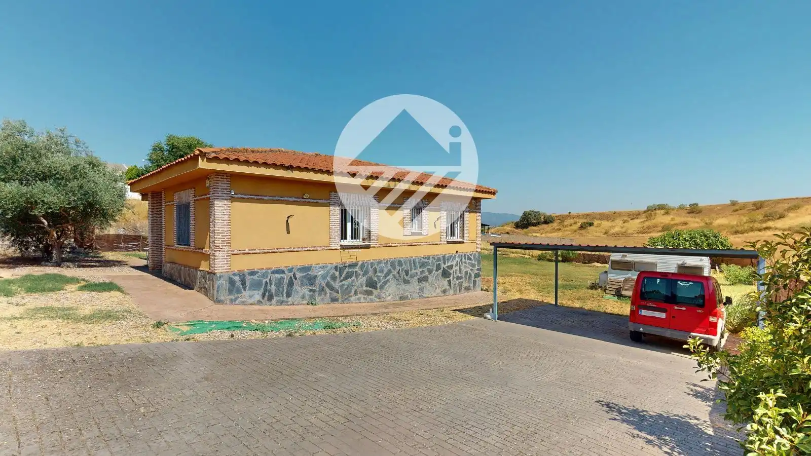 Exterior view of Houses for sale in Lucillos  with Air Conditioner and Heating