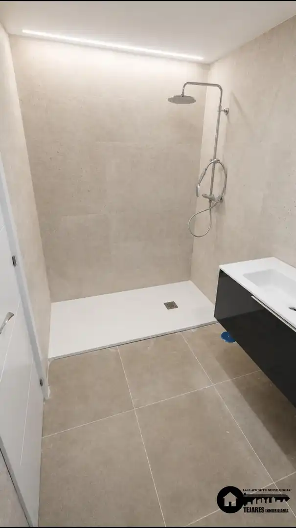 Bathroom of Flat for sale in Albacete  with Balcony