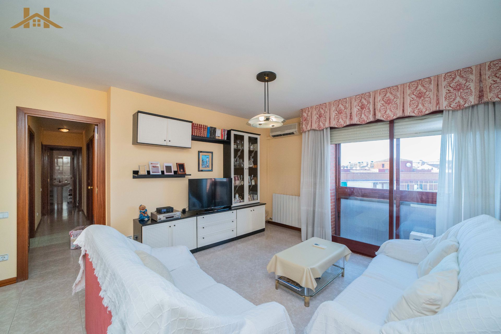 Living room of Flat for sale in Fuenlabrada  with Air Conditioner, Heating and Balcony