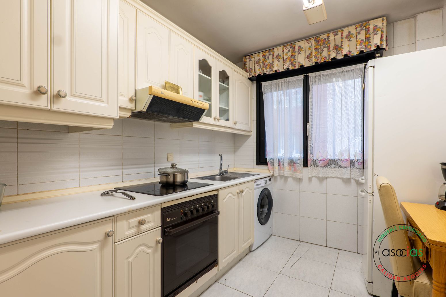 Cocina de Piso en venta en Gijón  con Calefacción, Parquet y Trastero