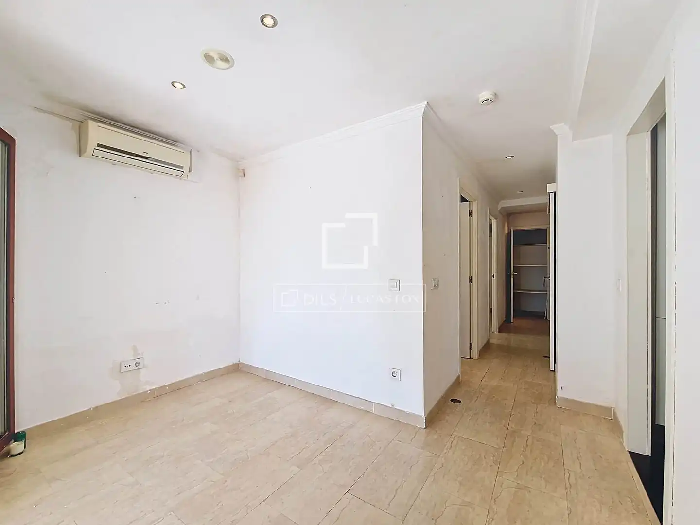 Flat for sale in Vilanova i la Geltrú  with Air Conditioner and Heating
