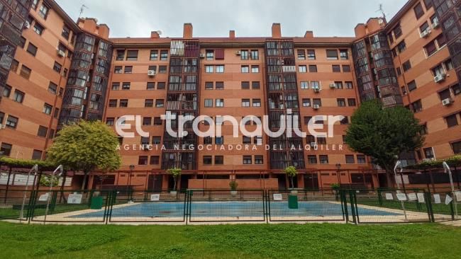 Vista exterior de Pis en venda en  Madrid Capital amb Aire condicionat, Parquet i Terrassa