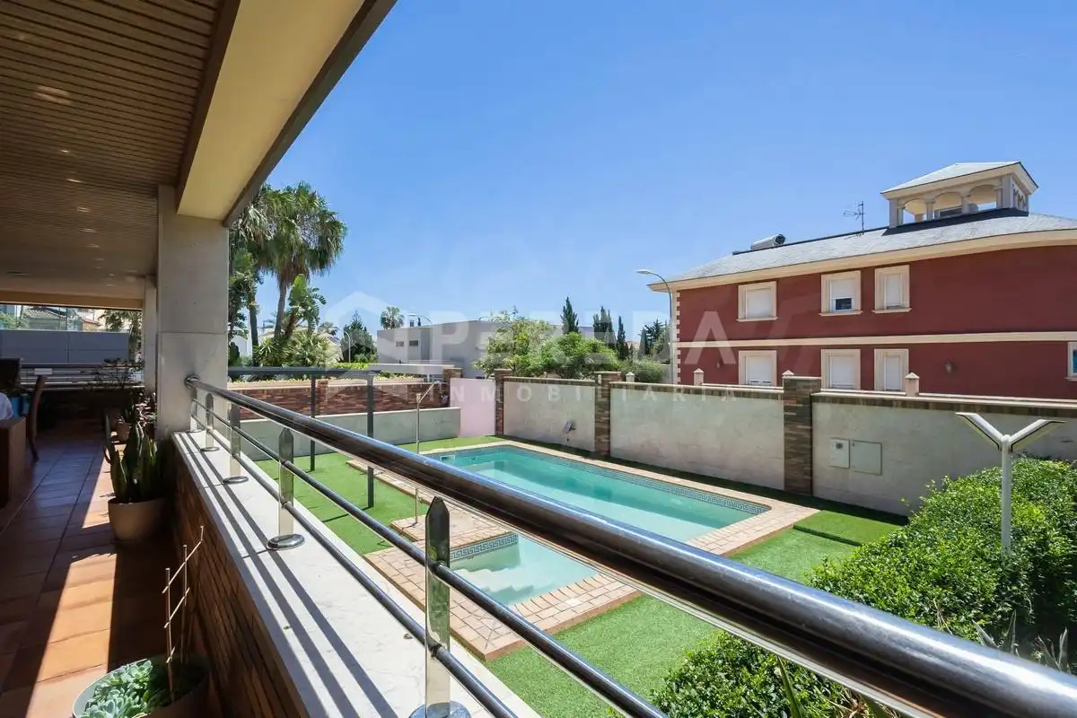 Piscina de Casa o chalet en venta en Roquetas de Mar con Aire acondicionado, Jardín privado y Piscina