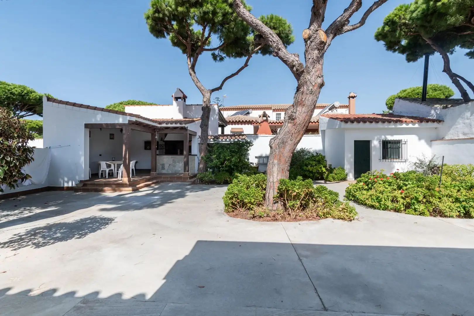 Chalet con piscina en venta en La Barrosa
