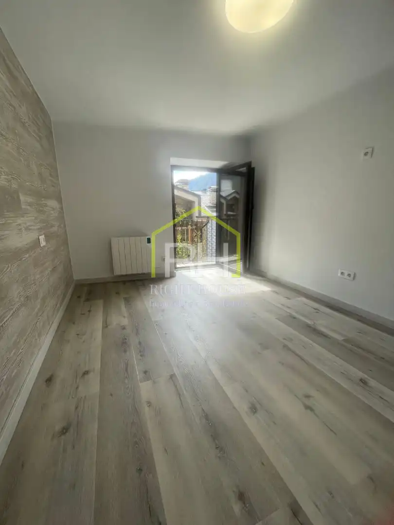 Schlafzimmer von Wohnung zur Miete in Andorra la Vella mit Heizung, Parkett und Ofen