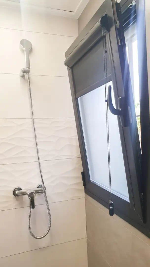 Bany de Pis en venda en Elche / Elx amb Aire condicionat, Calefacció i Jardí privat