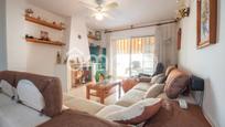 Sala d'estar de Casa adosada en venda en Torredembarra amb Aire condicionat i Calefacció