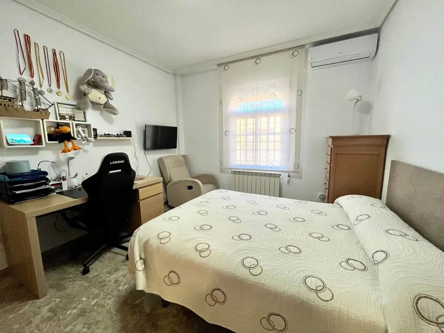 Habitación de Casa adosada en venta en Ciudad Real con Aire acondicionado, Calefacción y Internet