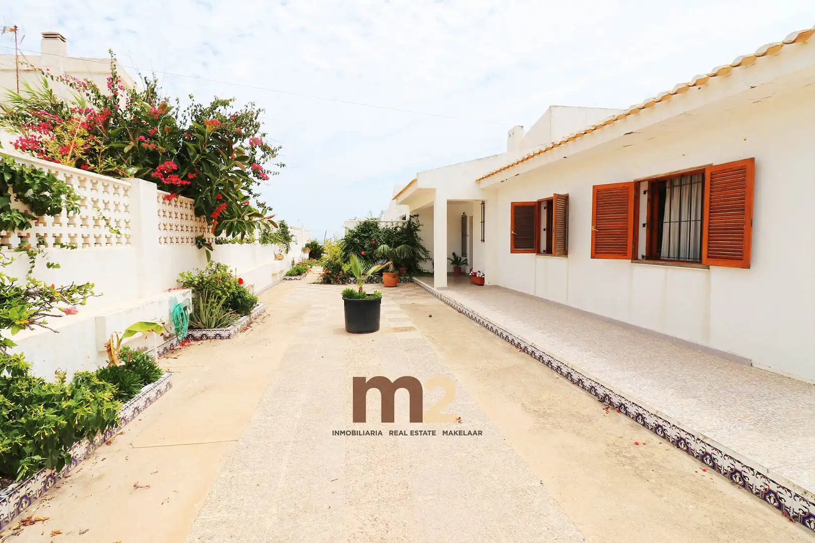 Chalet con jardín en venta en Avenida de la Libertad, imagen 2