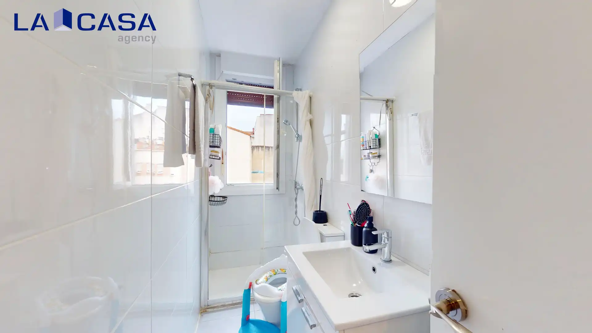 Baño de Piso en venta en Barakaldo  con Calefacción
