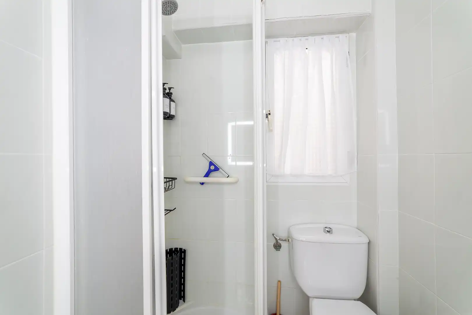 Badezimmer von Wohnung zur Miete in Sueca mit Klimaanlage, Heizung und Terrasse