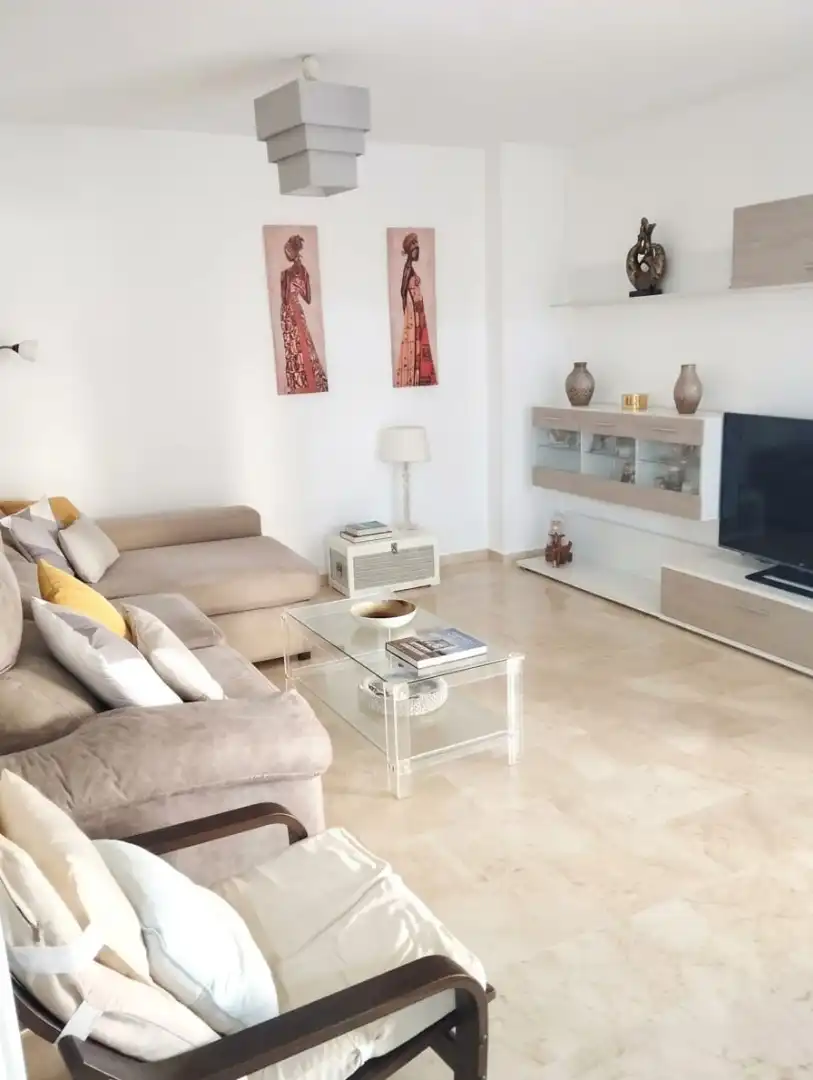 Living room of Flat for sale in Málaga  with Terrace, Furnished and Community pool