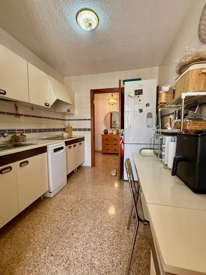 Cuina de Apartament en venda en Villajoyosa / La Vila Joiosa amb Jardí privat, Terrassa i Balcó