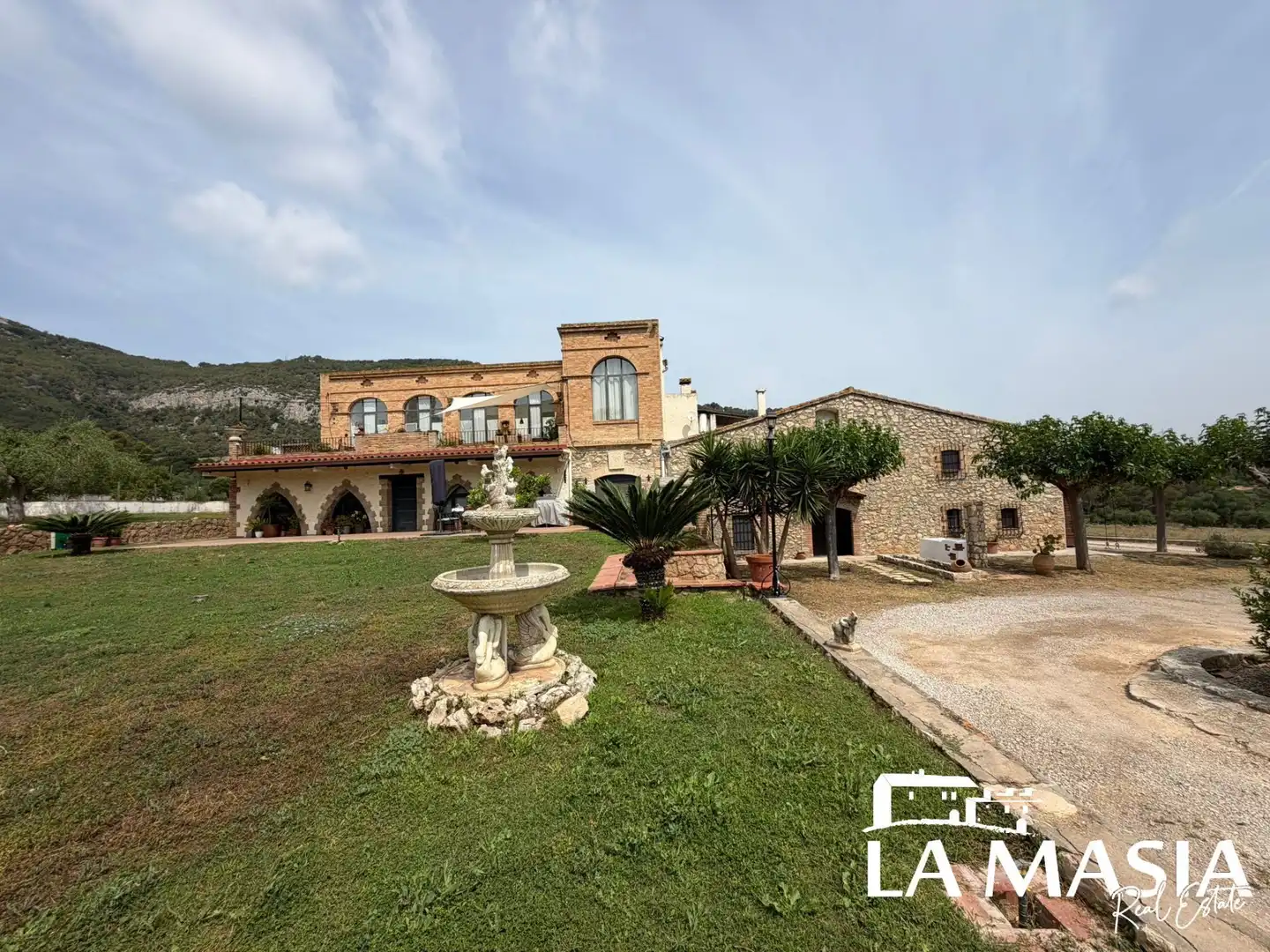 Vista exterior de Finca rústica de alquiler en Canyelles con Aire acondicionado, Calefacción y Trastero