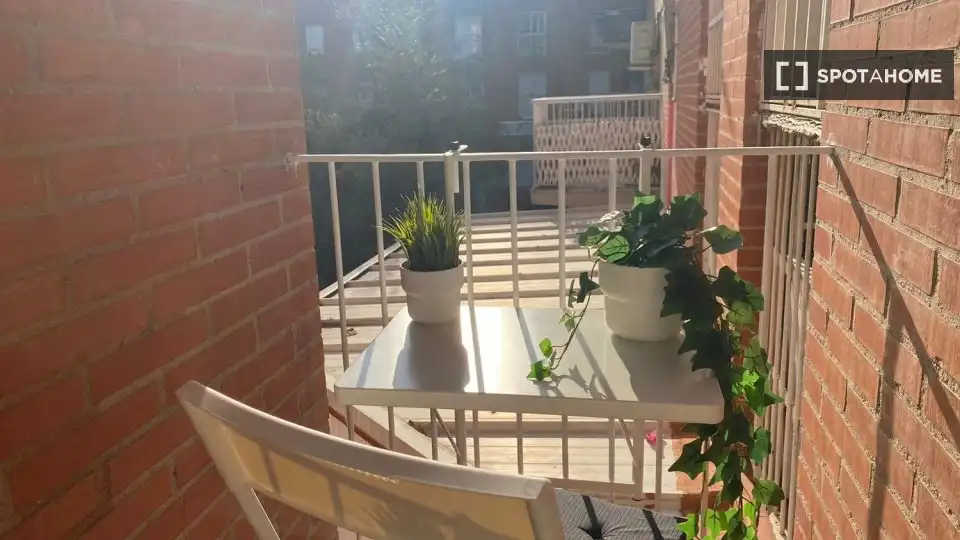 Terrassa de Pis de lloguer en Madrid amb Aire condicionat, Calefacció i Moblat