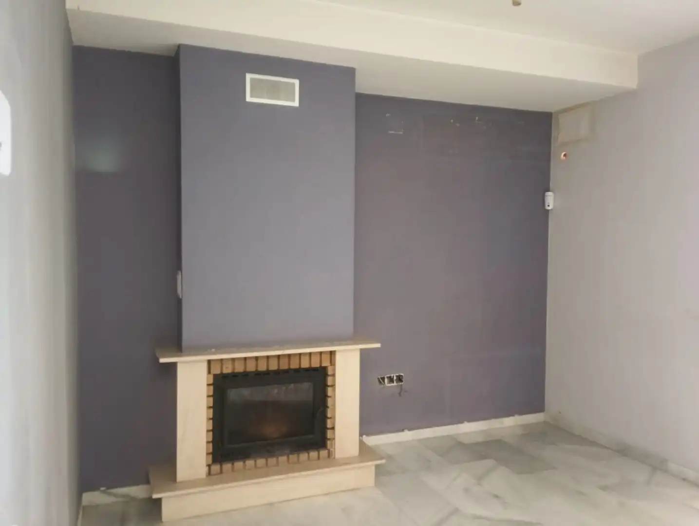 Sala de estar de Casa adosada en venta en Bollullos de la Mitación con Trastero