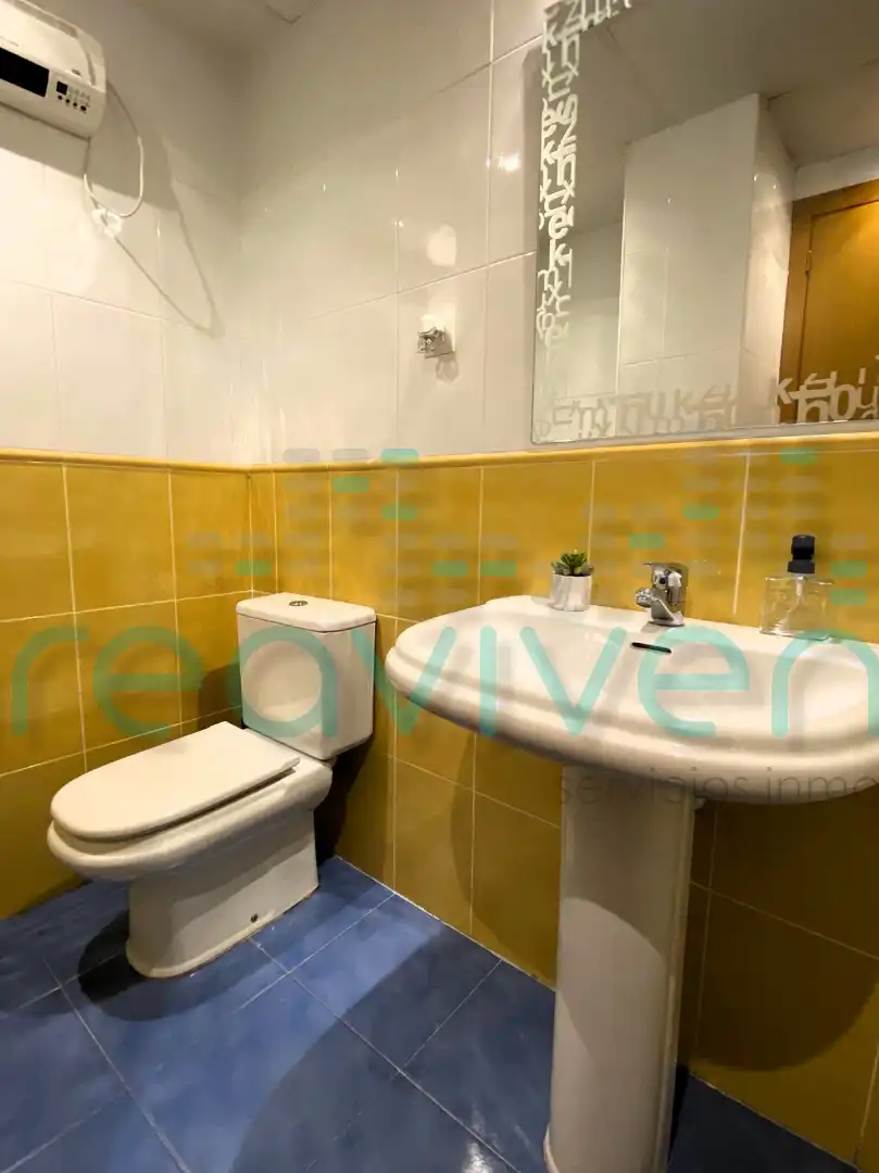 Bathroom of Duplexes for sale in Castellón de la Plana / Castelló de la Plana  with Air Conditioner, Terrace and Storage room