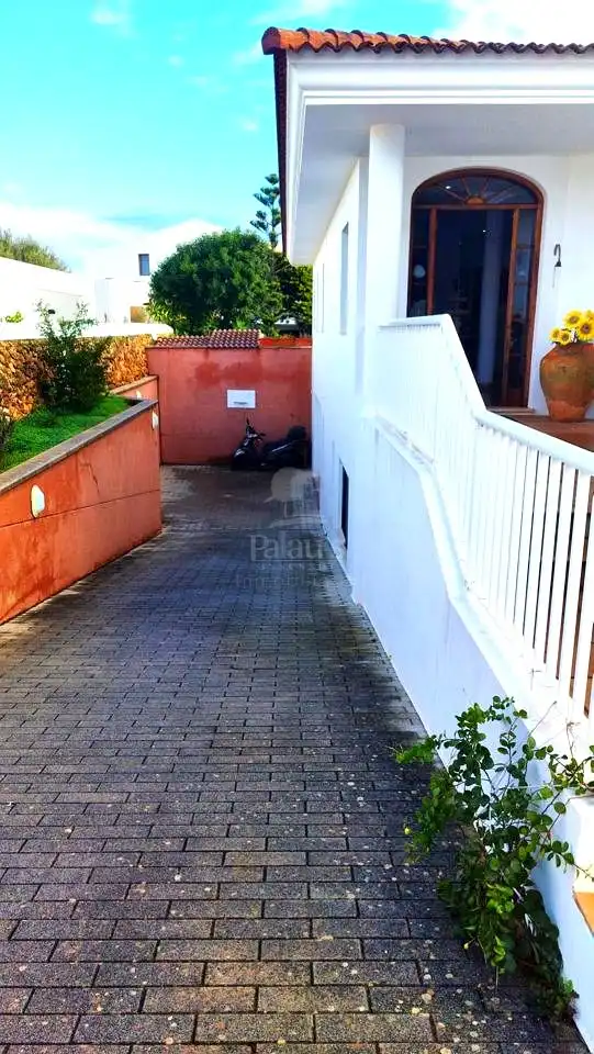 Casa con piscina en venta en Cala Blanca