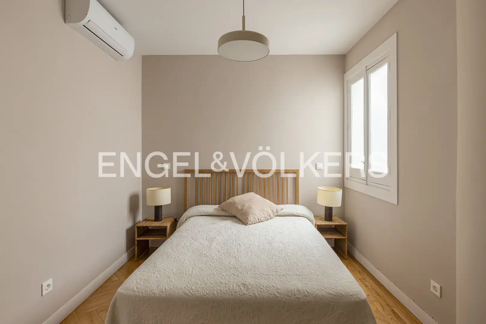 Schlafzimmer von Wohnung zur Miete in Madrid mit Klimaanlage, Heizung und Parkett
