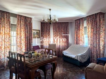 Adosado con balcón en venta en Belén - San Roque