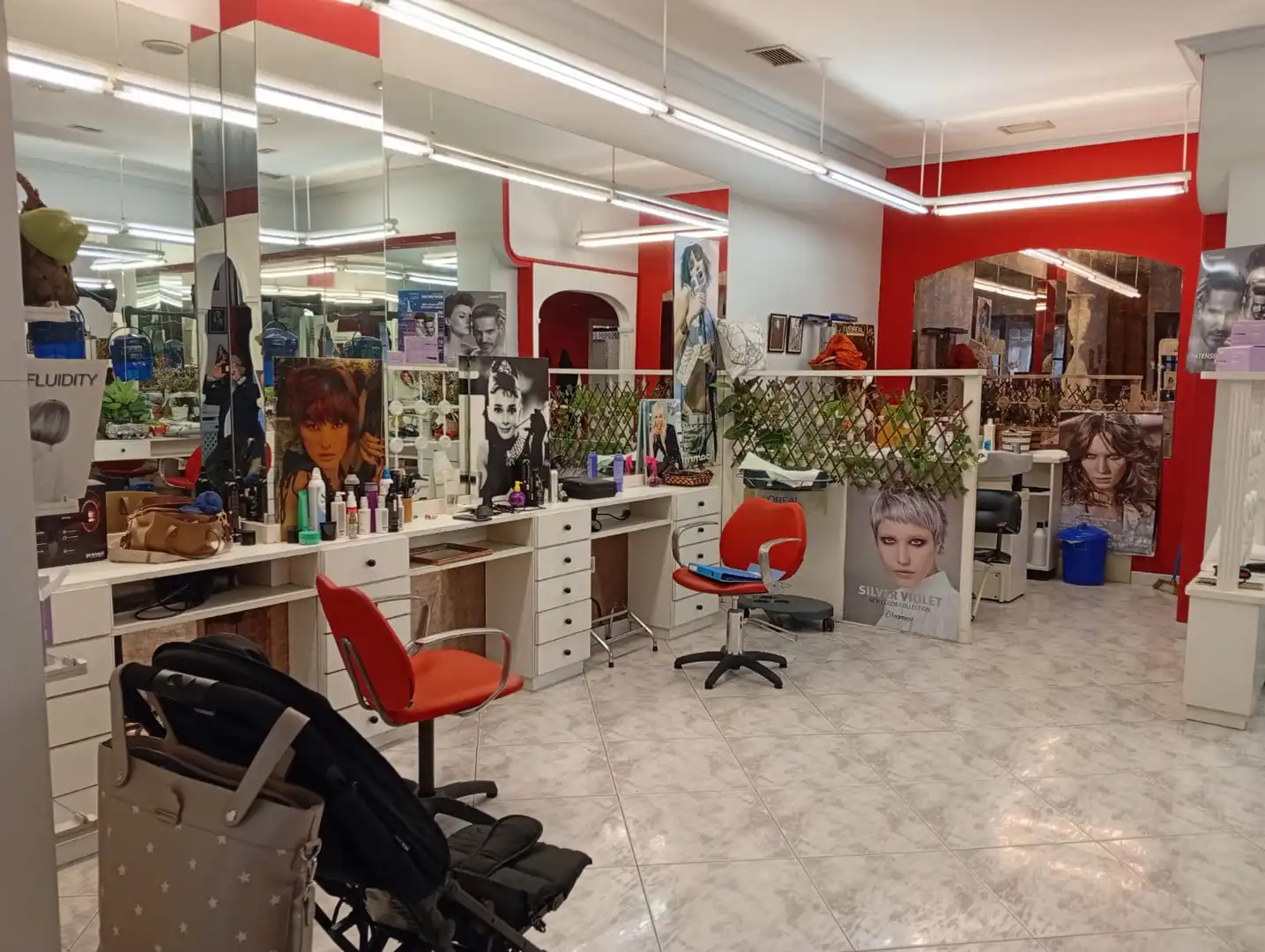 Local en venda en Gijón  amb Calefacció i Moblat