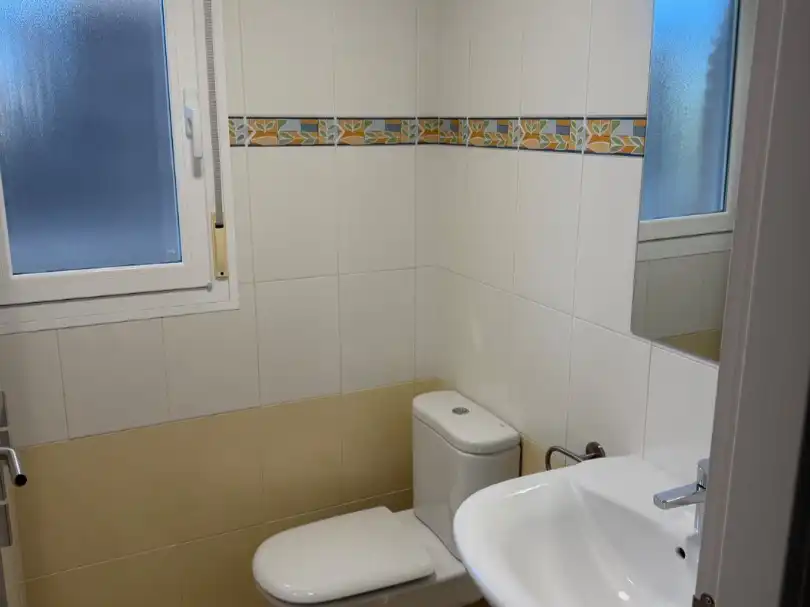 Bathroom of Houses for rent in L'Ampolla  with Air Conditioner, Terrace and Storage room