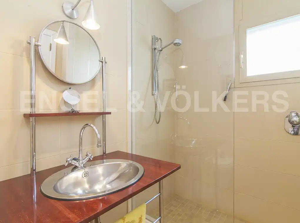 Baño de Casa o chalet en venta en Barcelona con Aire acondicionado, Calefacción y Jardín privado