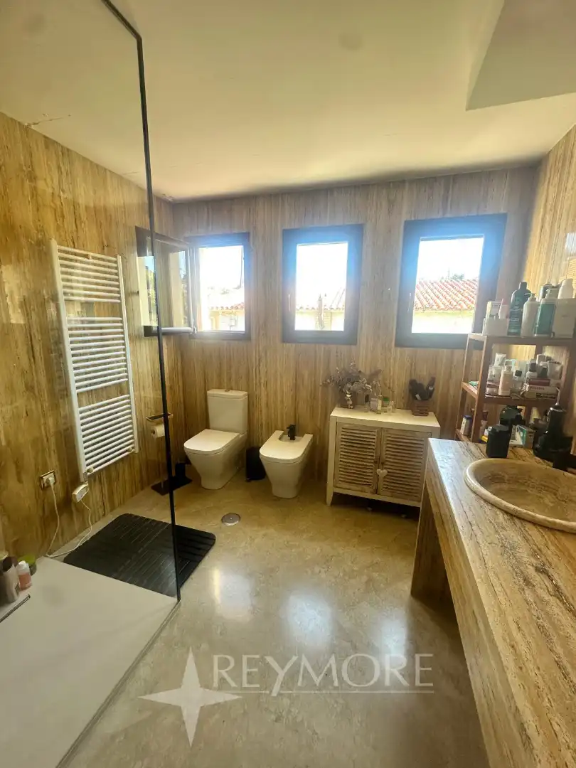Baño de Casa o chalet en venta en Córdoba con Aire acondicionado, Calefacción y Jardín privado