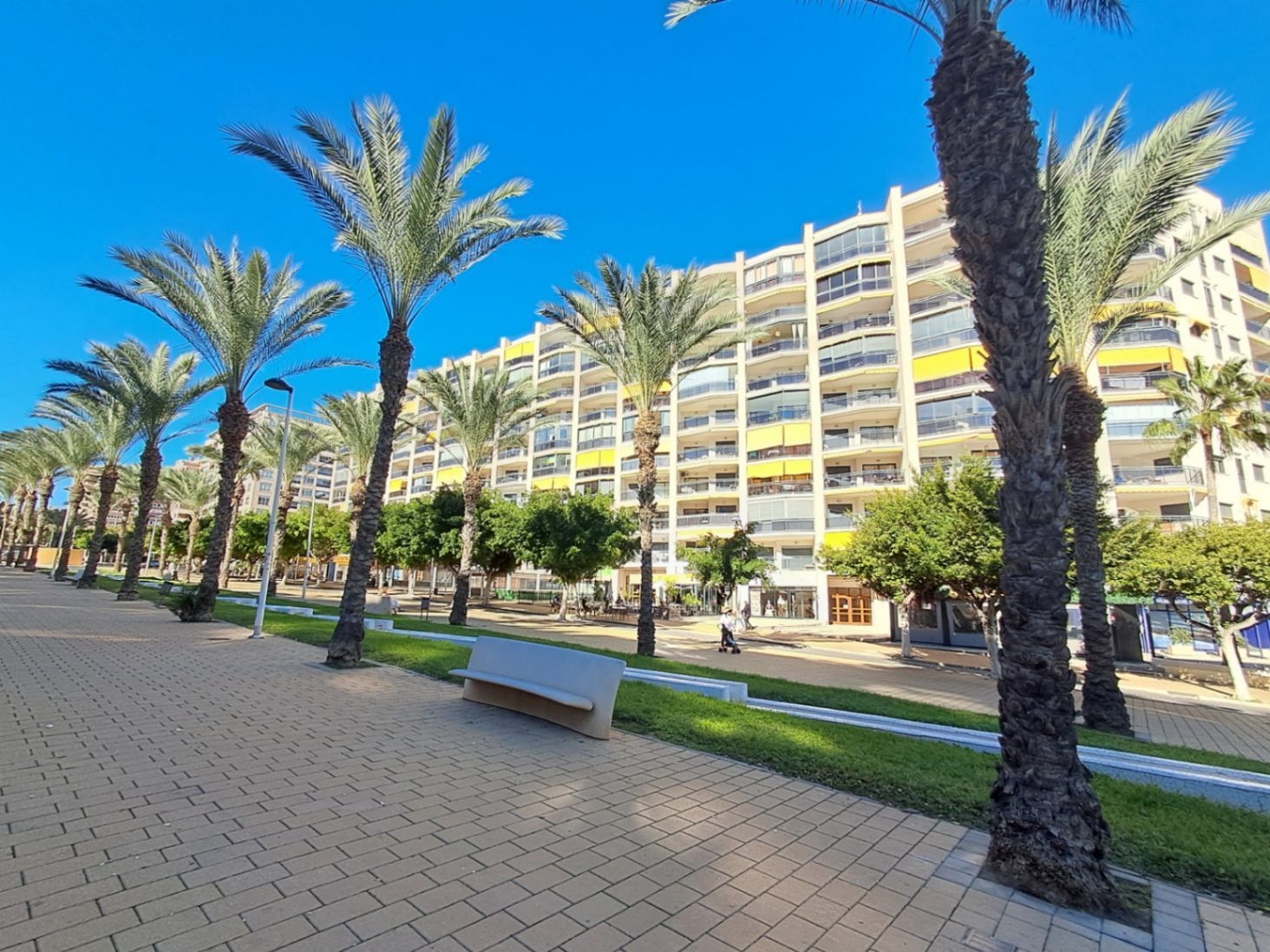 Vista exterior de Apartament en venda en Villajoyosa / La Vila Joiosa amb Aire condicionat, Calefacció i Terrassa