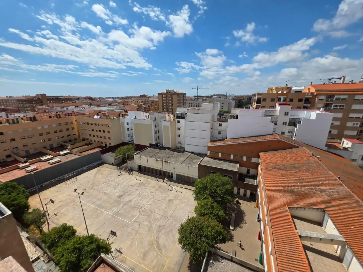 Vista exterior de Piso en venta en Castellón de la Plana / Castelló de la Plana con Terraza