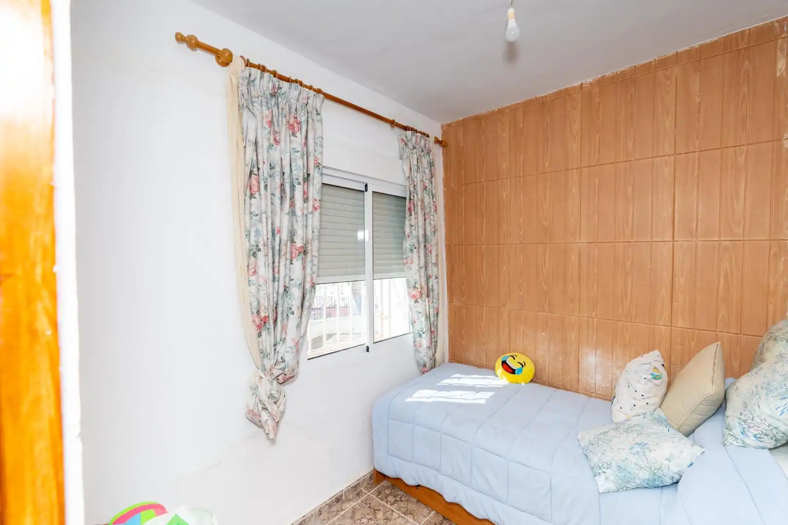 Schlafzimmer von Einfamilien-Reihenhaus zum Verkauf in Salobreña mit Klimaanlage, Heizung und Terrasse