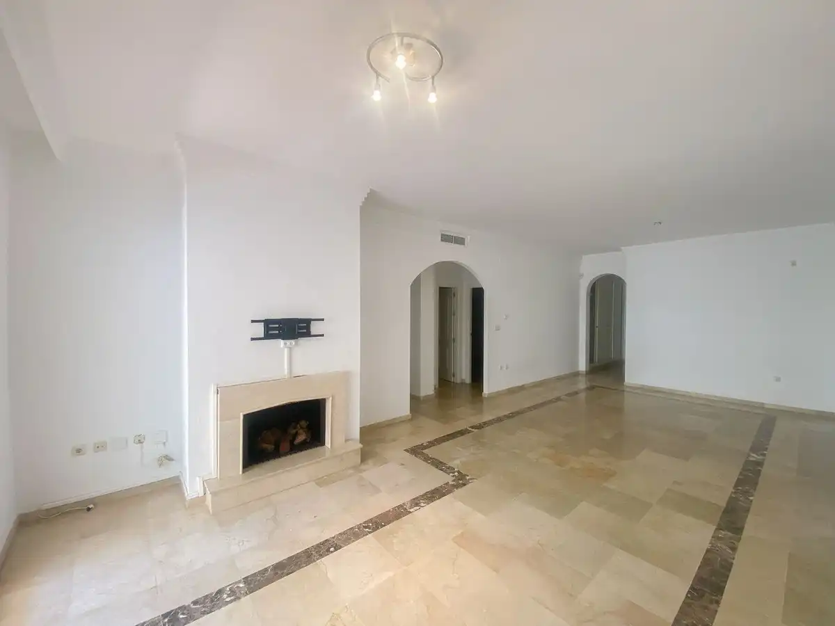 Apartamento en venta en Marbella con Terraza y Piscina comunitaria