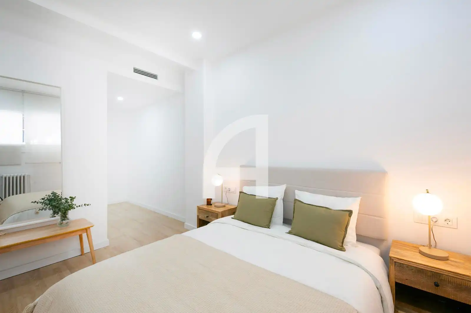 Schlafzimmer von Wohnung zum Verkauf in Barcelona mit Klimaanlage, Heizung und Parkett