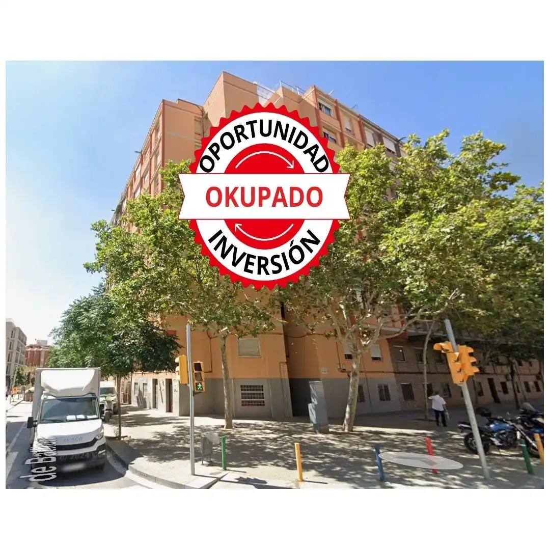 Vista exterior de Planta baixa en venda en L'Hospitalet de Llobregat