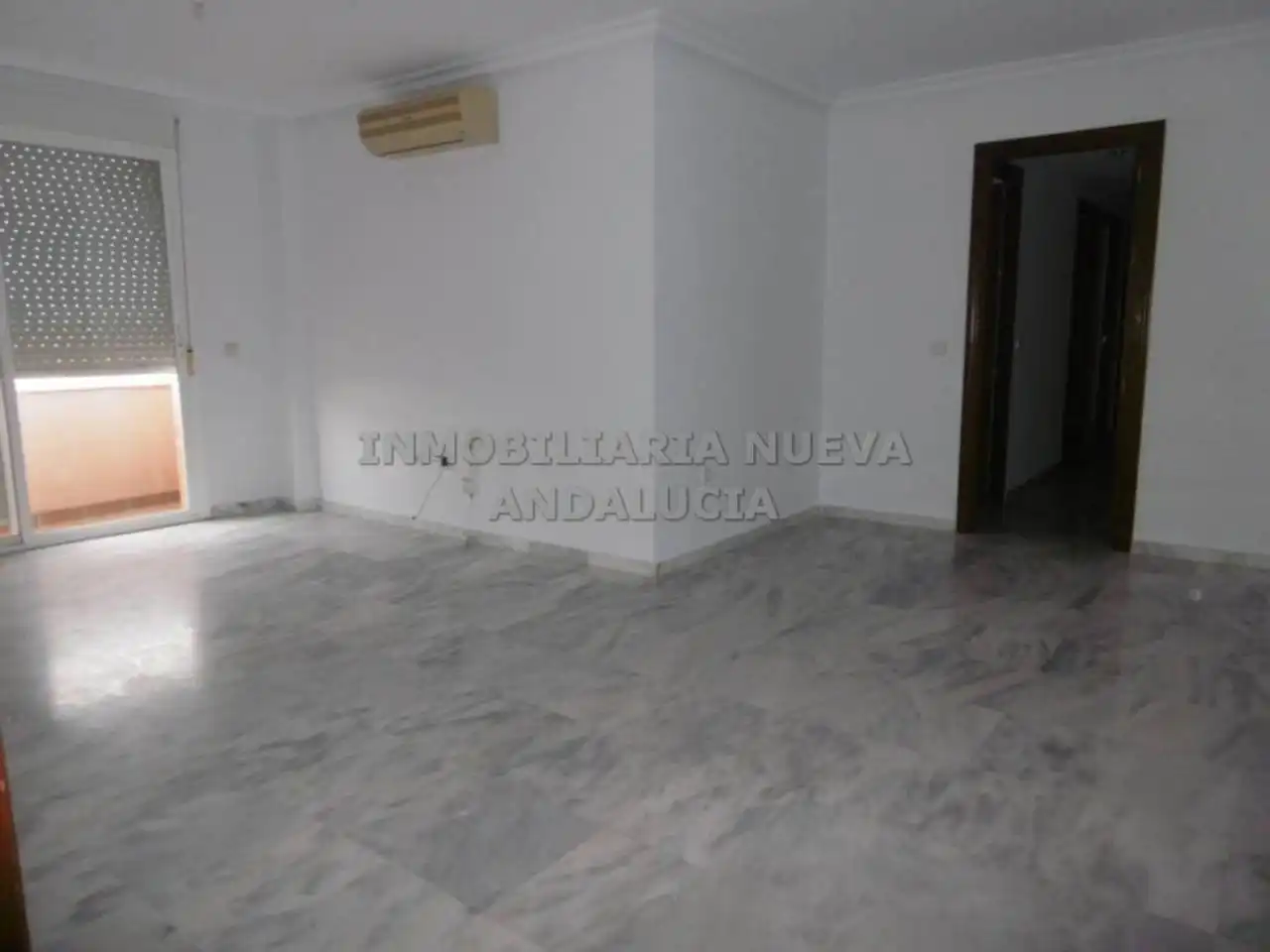 Piso de alquiler en Almería con Aire acondicionado, Trastero y Balcón