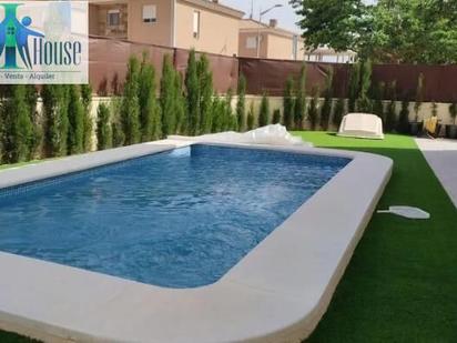 Piscina de Casa adosada en venda en La Gineta amb Aire condicionat, Calefacció i Piscina
