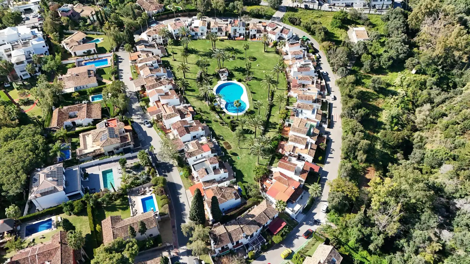 Exterior view of Ground floor for rent in Marbella  with Terrace, Swimming Pool and Community pool