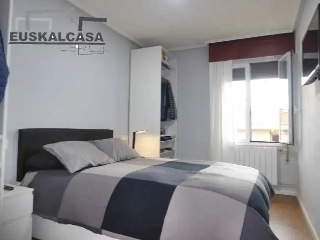 Bedroom of Flat for sale in Bilbao   with Heating
