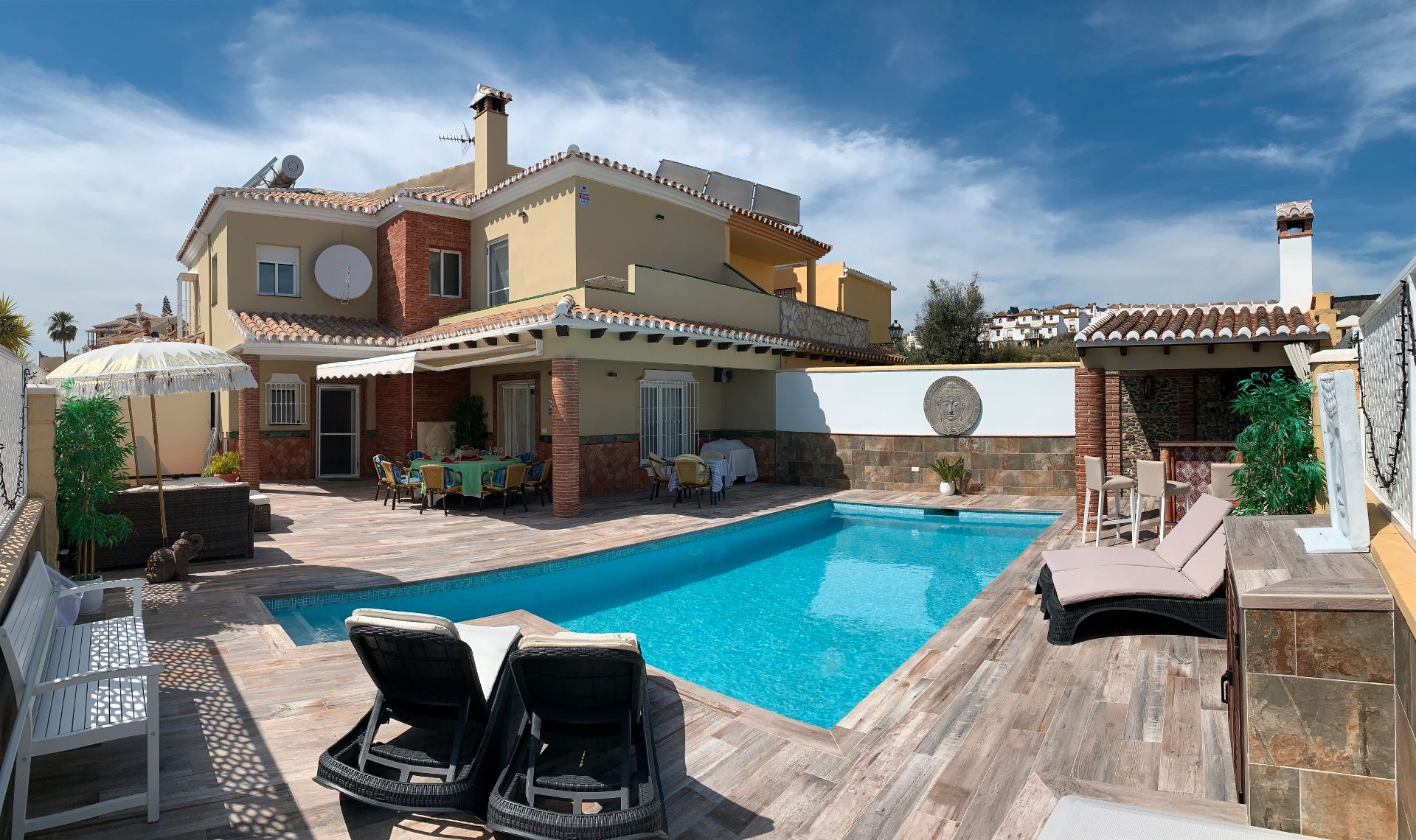 Piscina de Casa adosada en venda en Vélez-Málaga amb Calefacció, Jardí privat i Terrassa