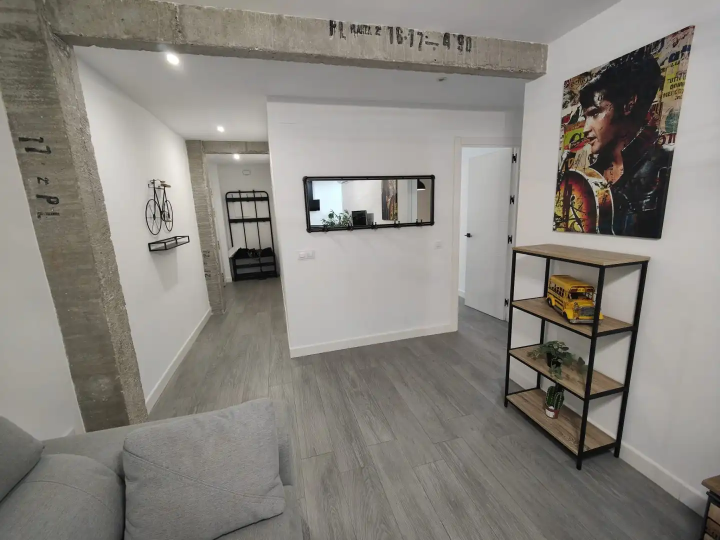 Piso de alquiler en  Sevilla Capital con Aire acondicionado, Terraza y Amueblado