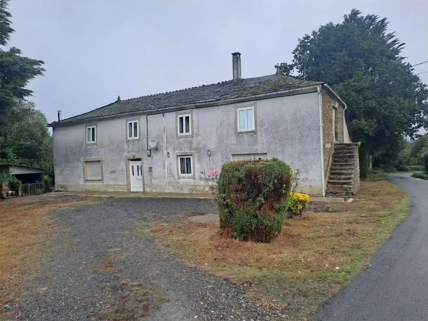 Vista exterior de Pis en venda en Xermade amb Jardí privat, Traster i Moblat